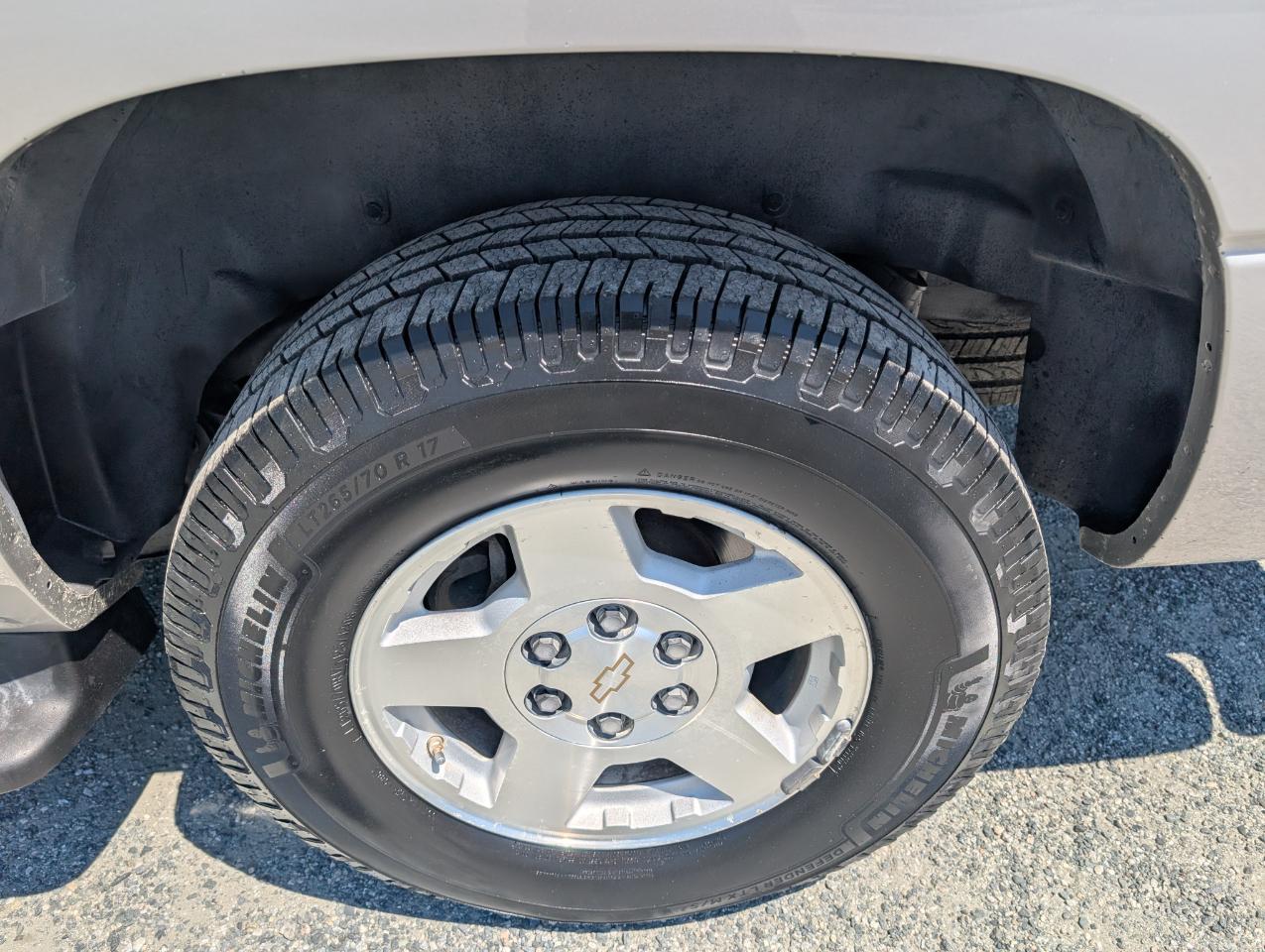 Chevrolet Suburban  2004