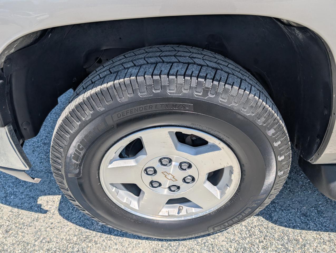 Chevrolet Suburban  2004