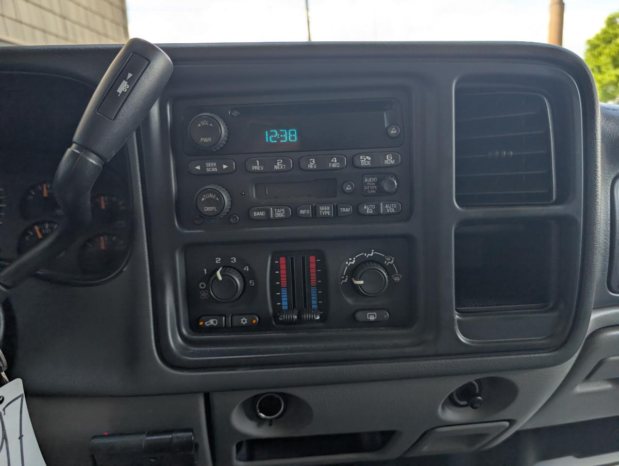 Chevrolet Suburban  2004