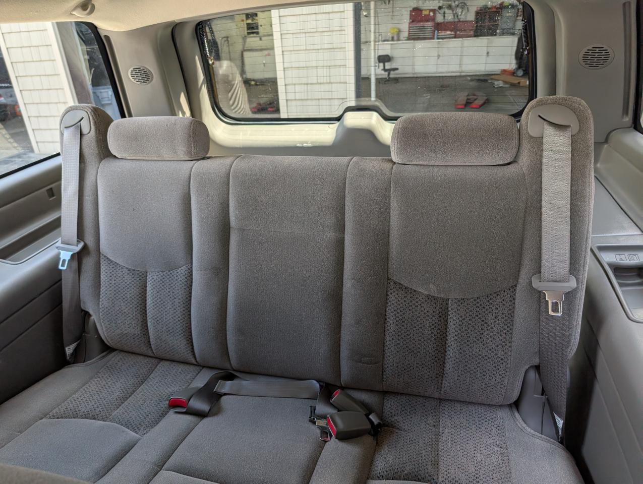 Chevrolet Suburban  2004