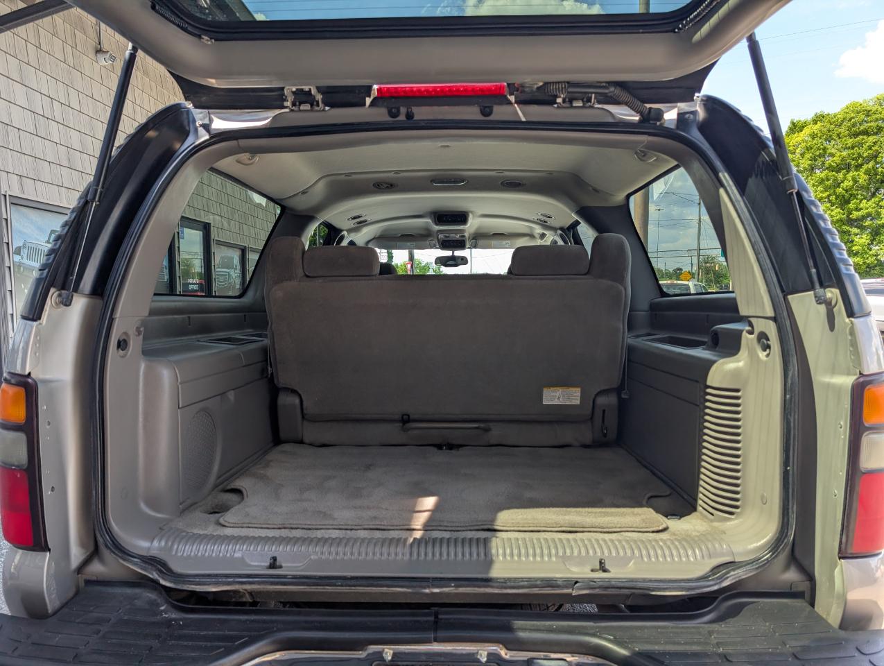 Chevrolet Suburban  2004