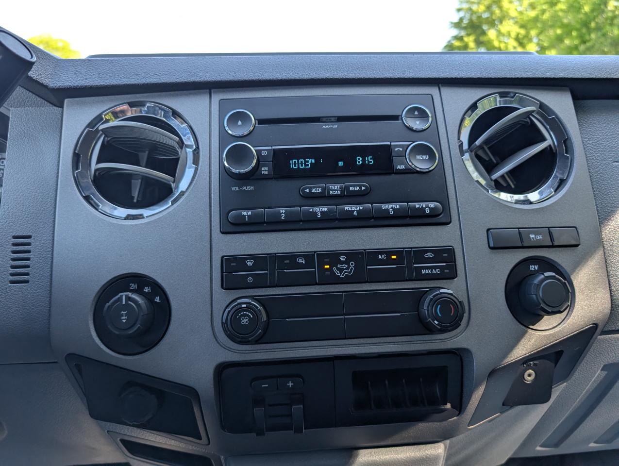 Ford Super Duty F-250 SRW  2011