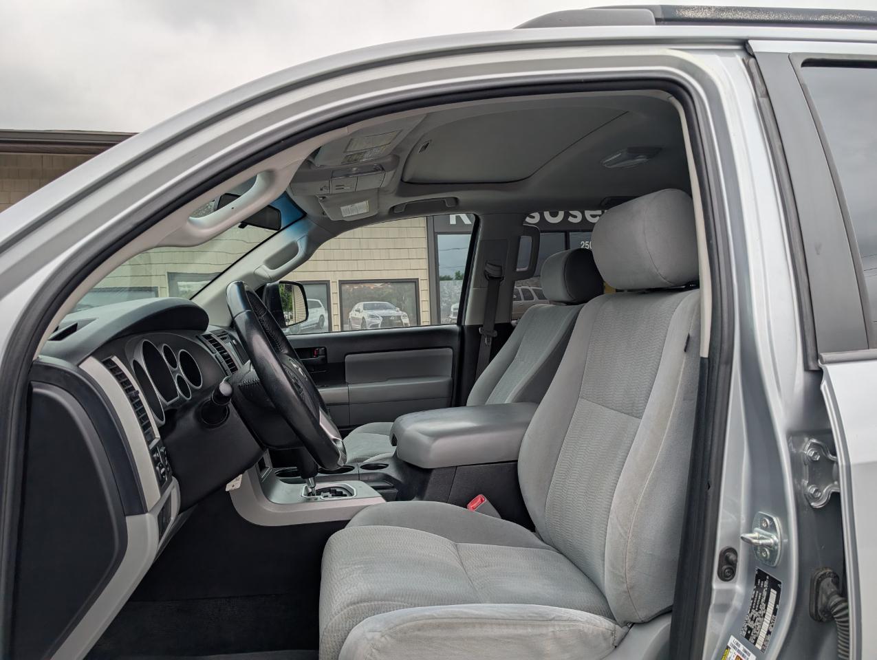 Toyota Sequoia SR5 4WD 2015