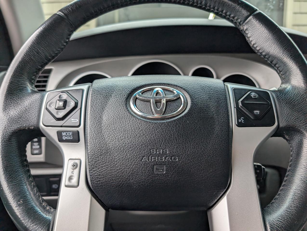 Toyota Sequoia SR5 4WD 2015