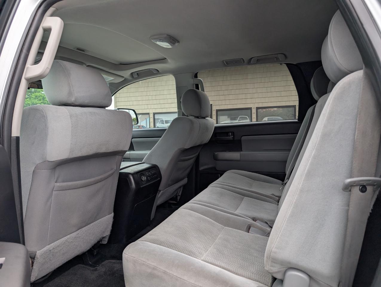 Toyota Sequoia SR5 4WD 2015