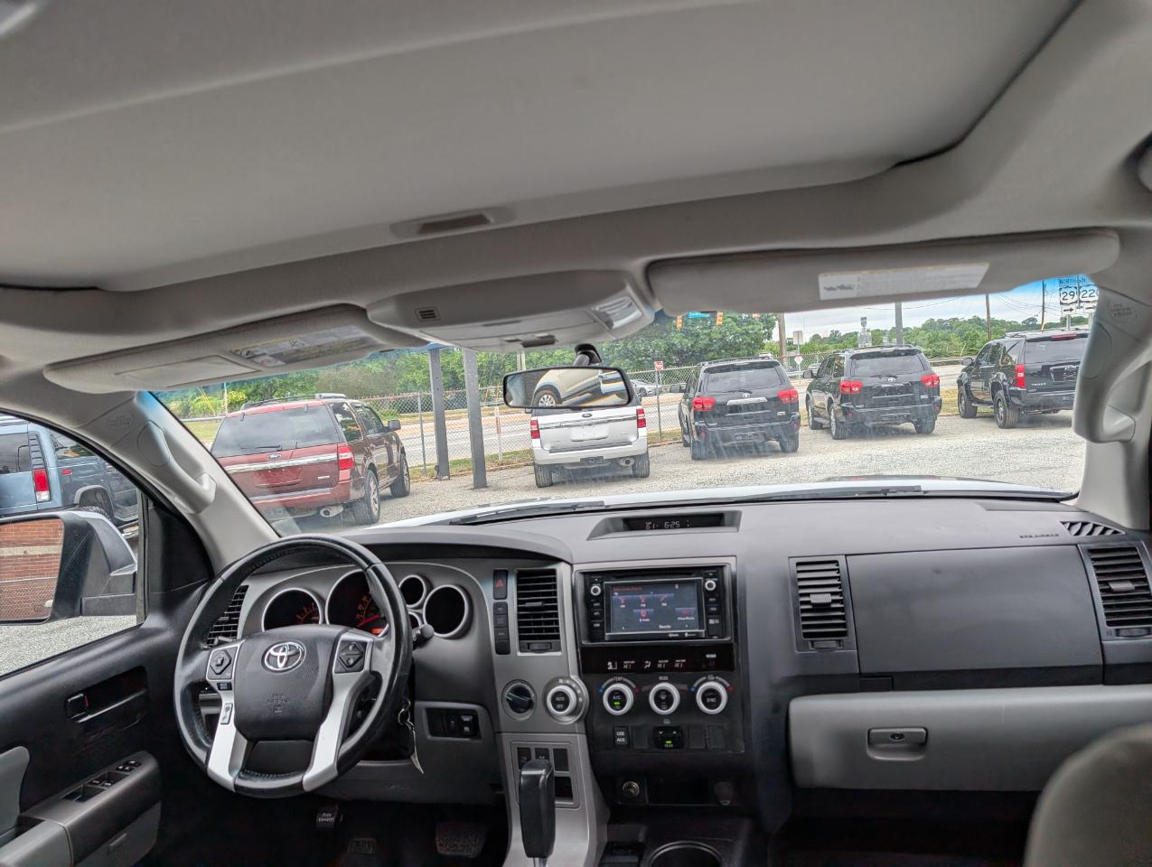 Toyota Sequoia SR5 4WD 2015