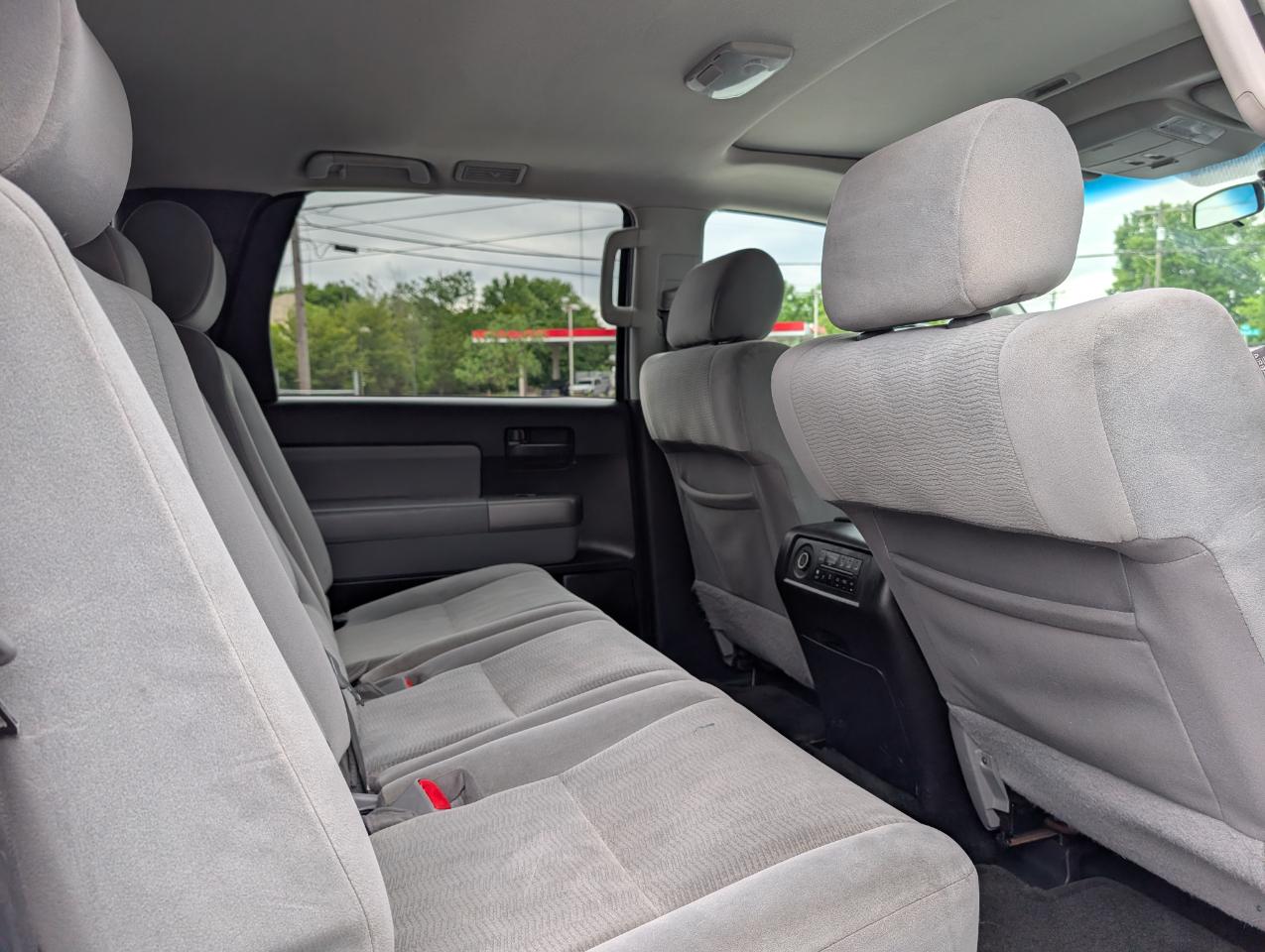 Toyota Sequoia SR5 4WD 2015