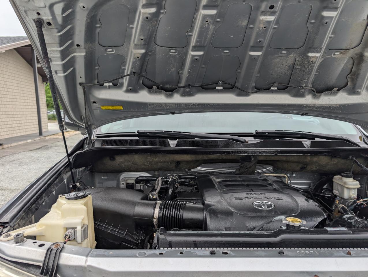 Toyota Sequoia SR5 4WD 2015