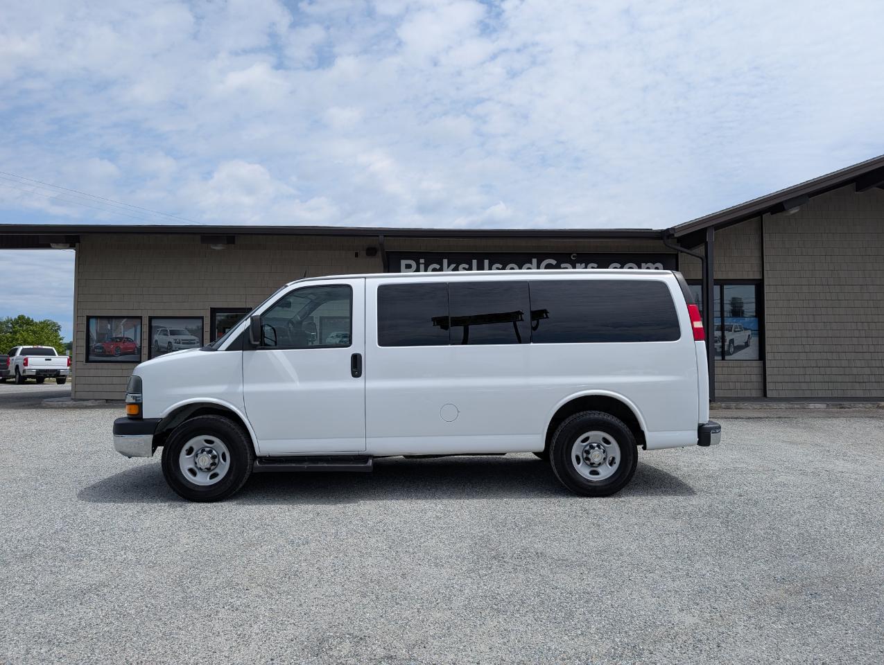 Chevrolet Express Passenger  2014