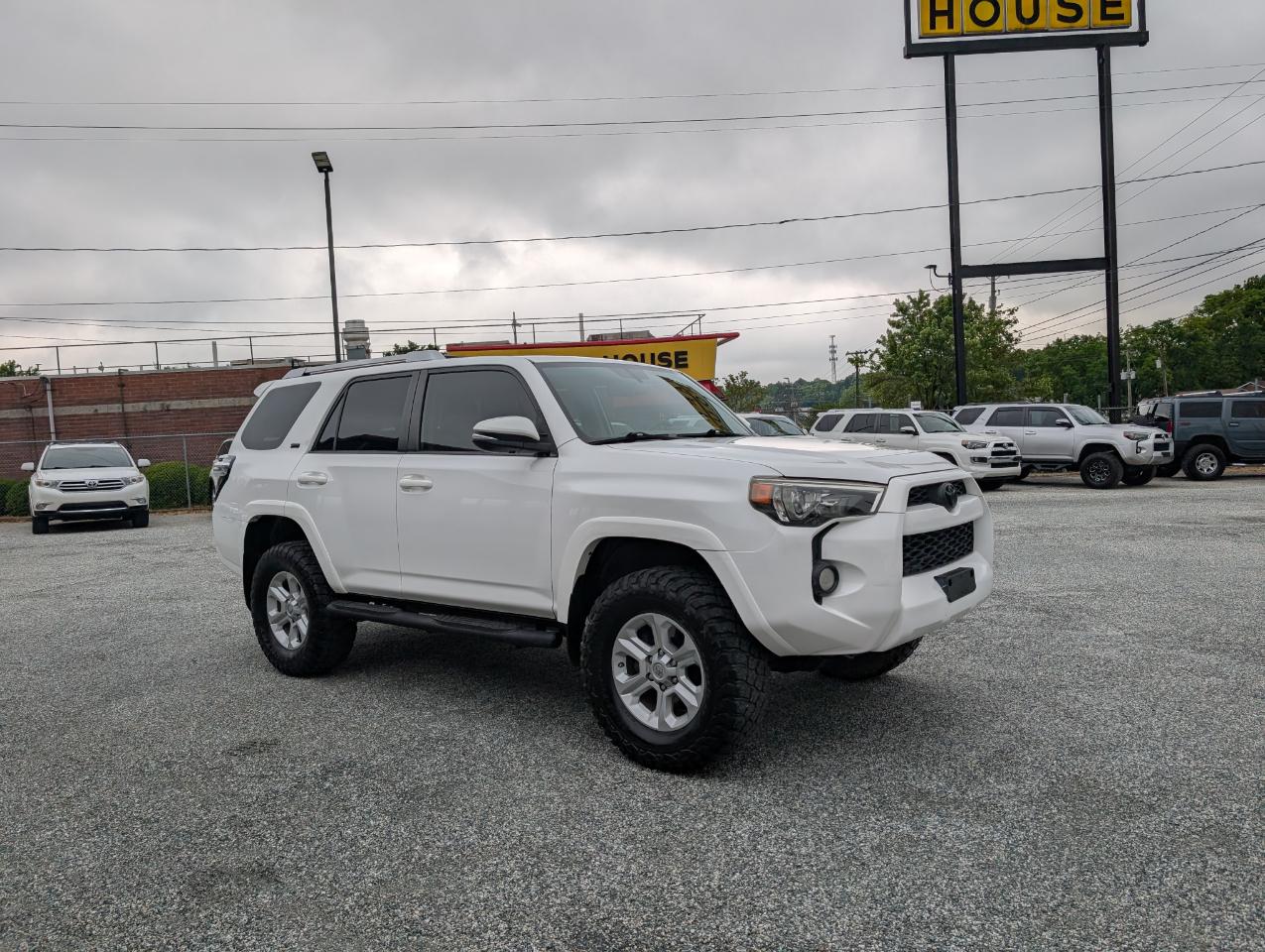 Toyota 4Runner SR5 2016