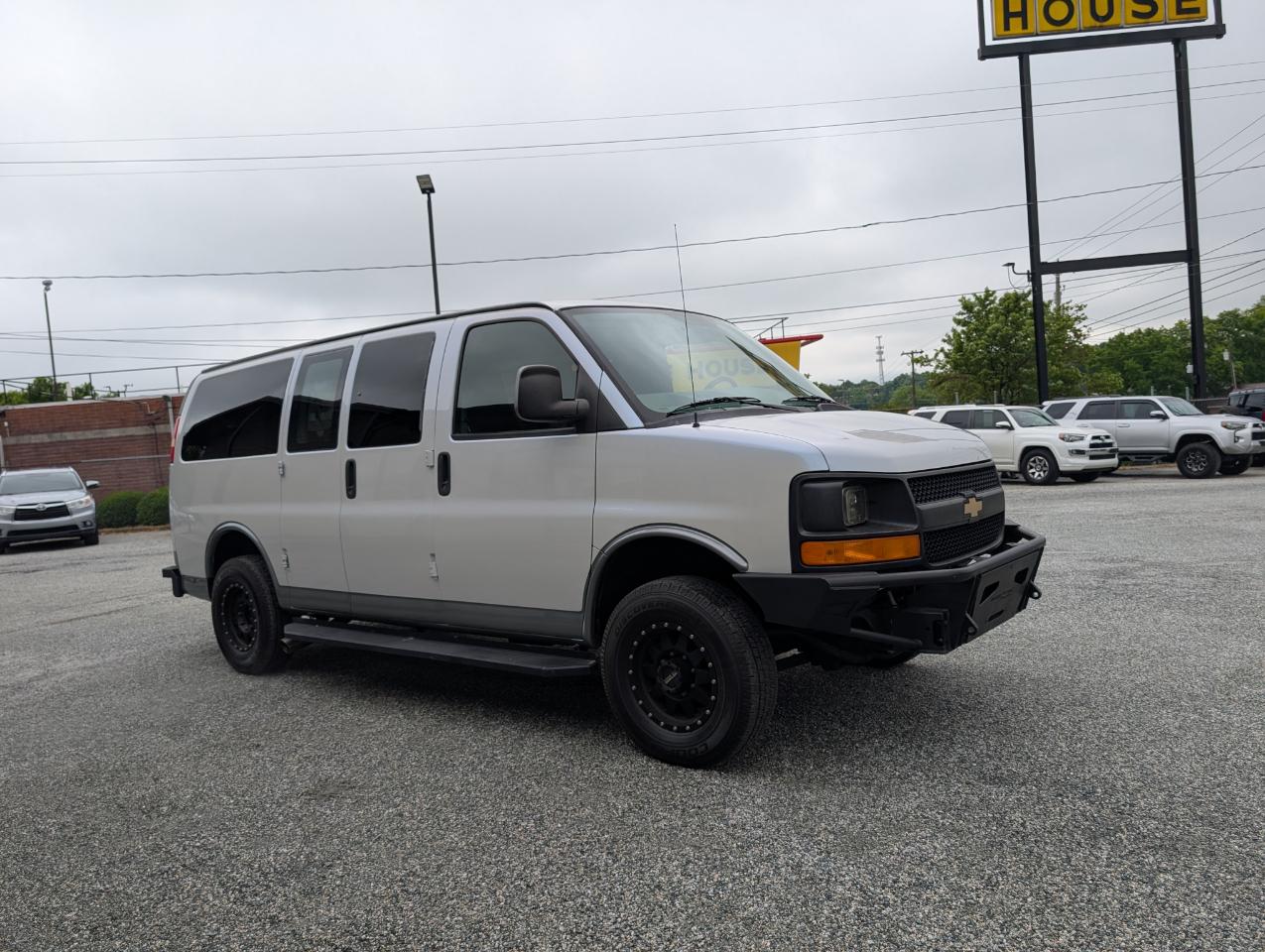 Chevrolet Express Passenger  2011