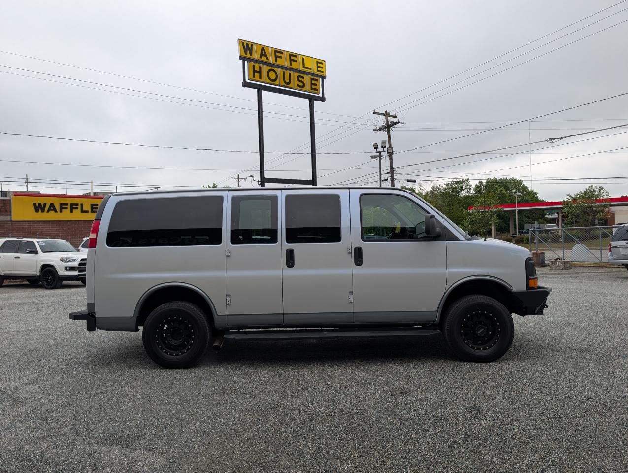 Chevrolet Express Passenger  2011