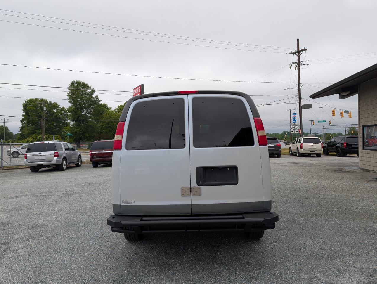 Chevrolet Express Passenger  2011