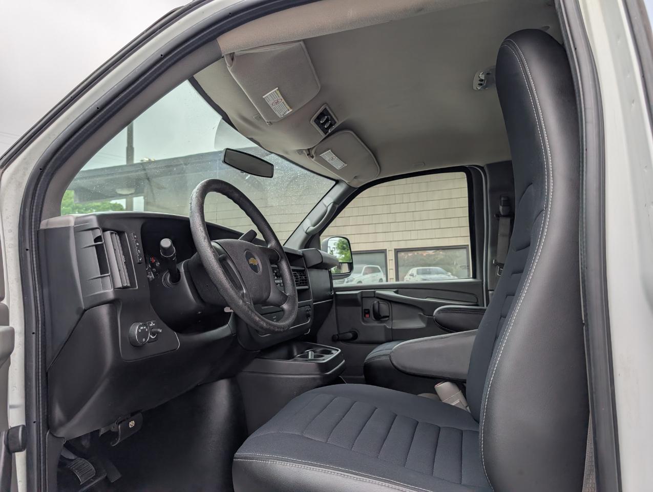 Chevrolet Express Passenger  2011