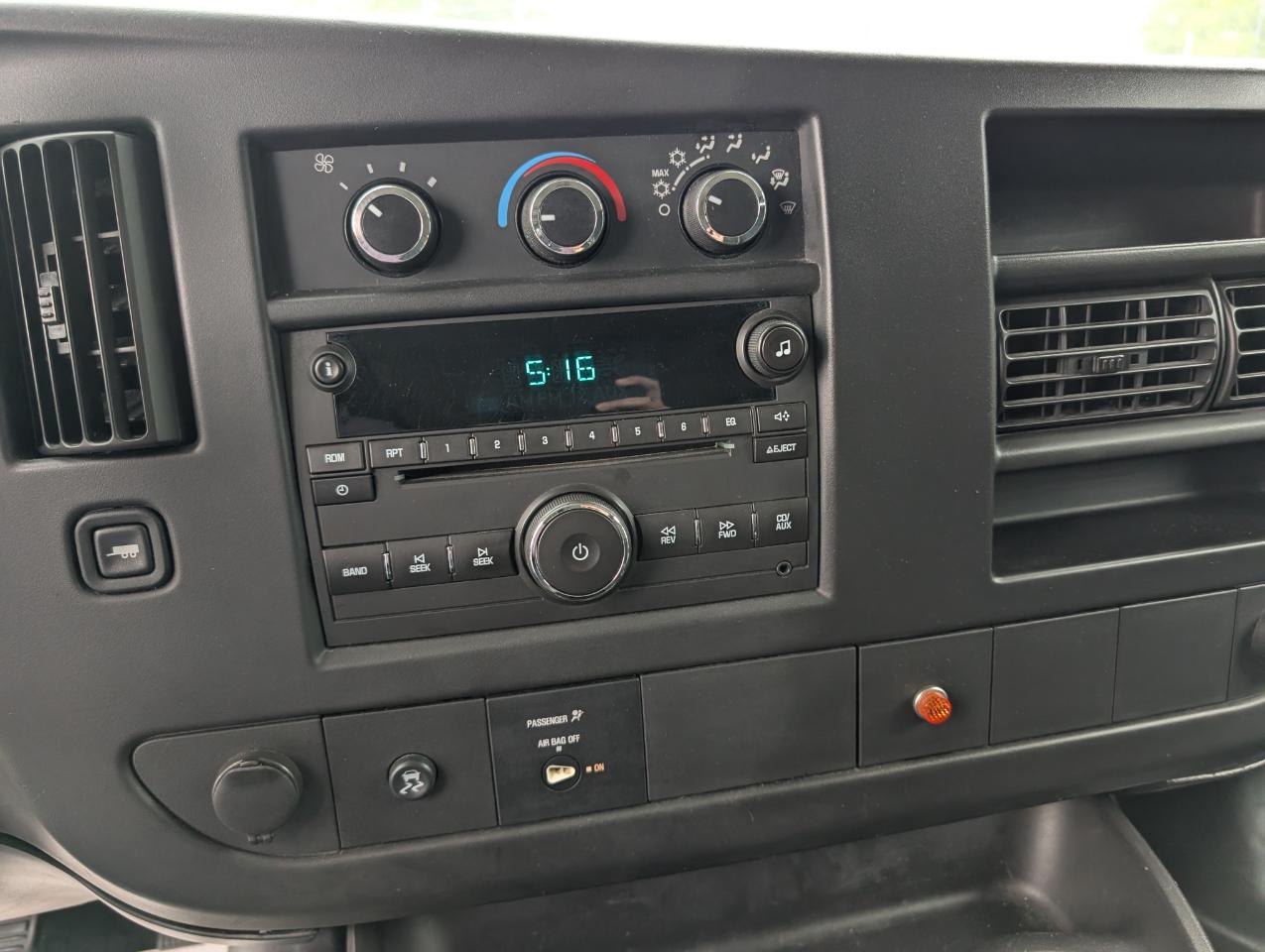 Chevrolet Express Passenger  2011