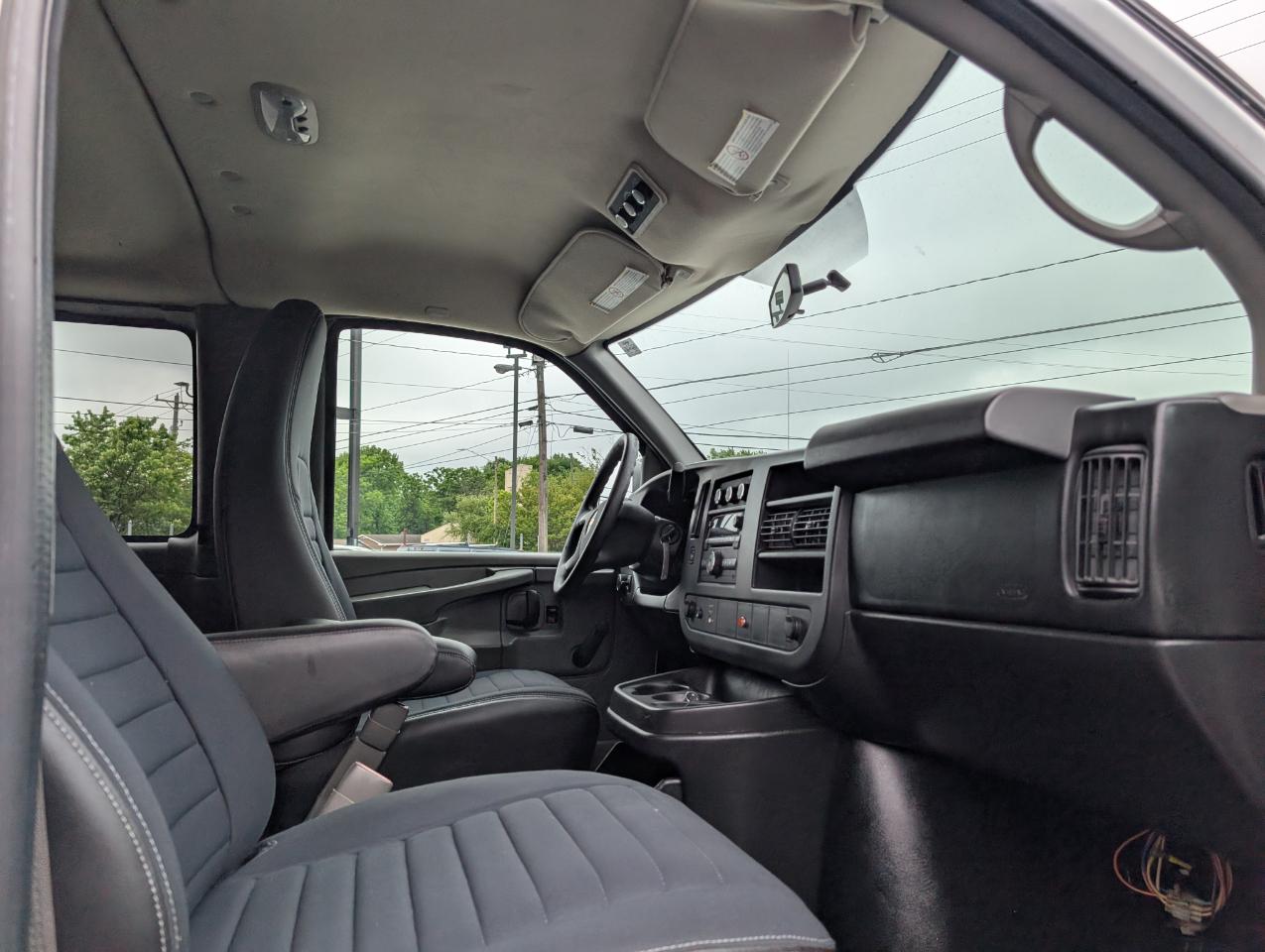 Chevrolet Express Passenger  2011