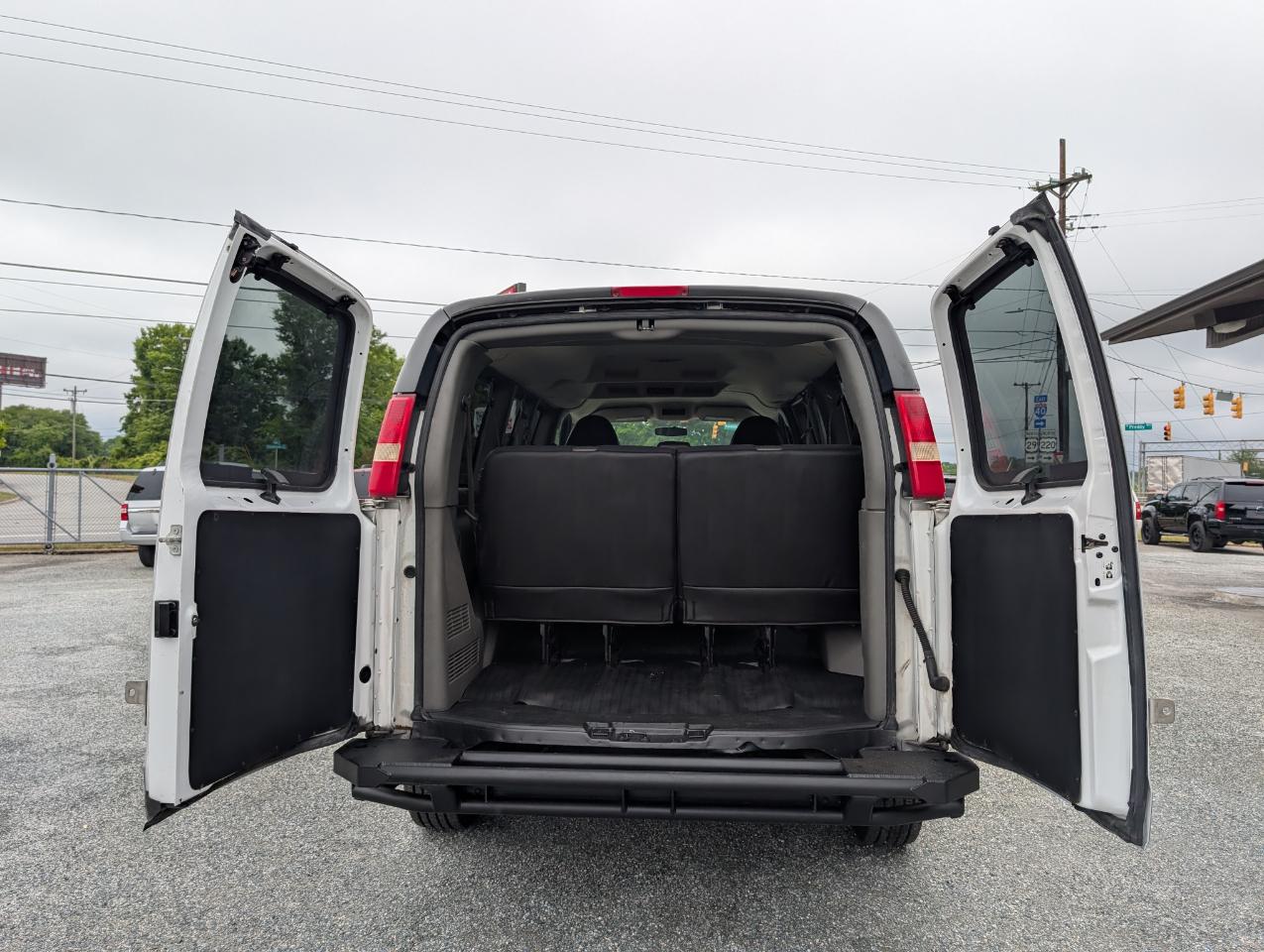 Chevrolet Express Passenger  2011