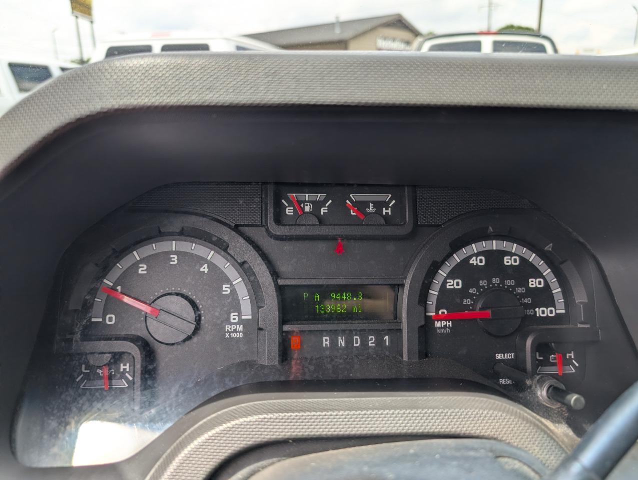 Ford Econoline Wagon E-350 XLT Super Duty 2013