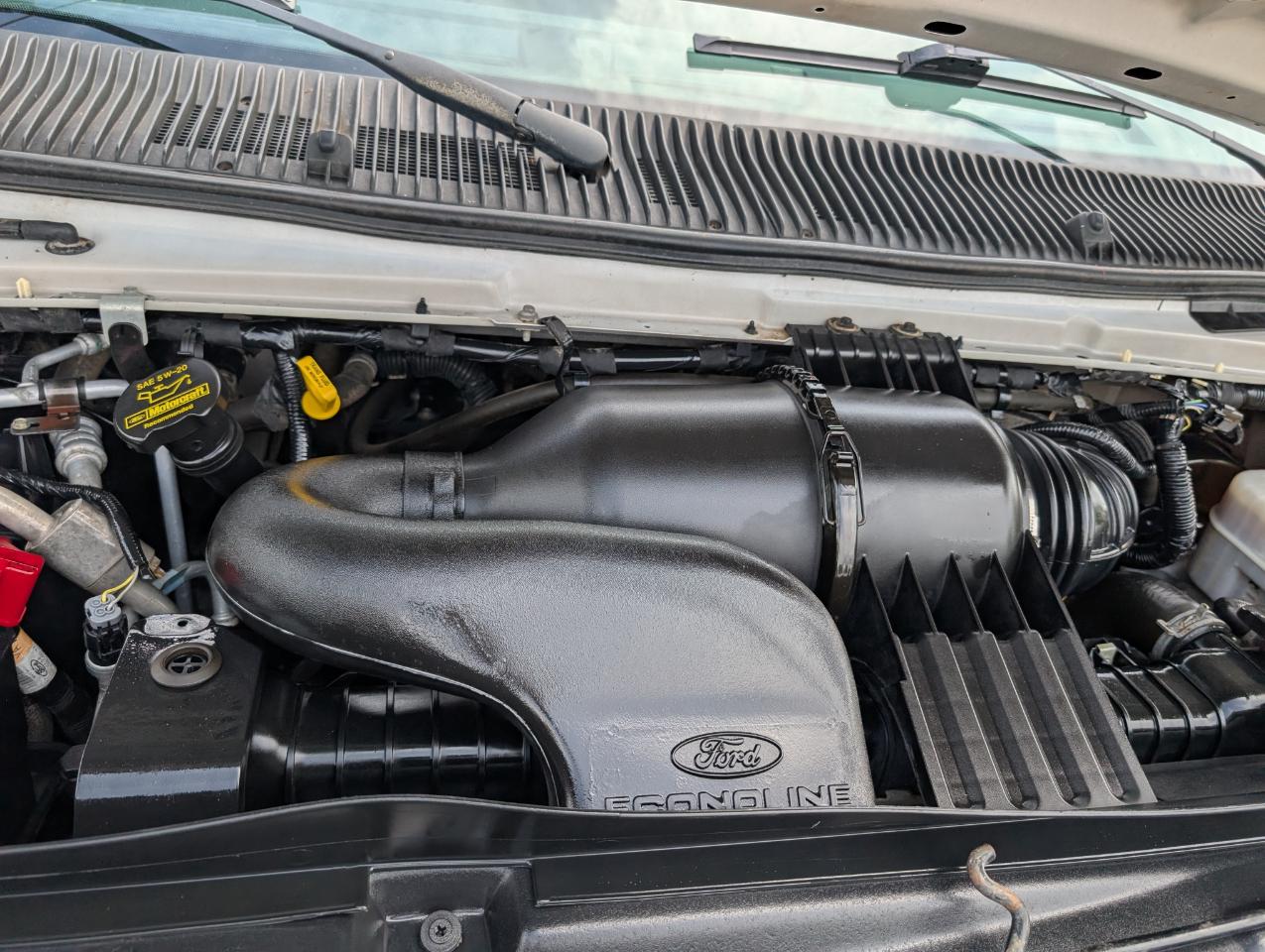 Ford Econoline Wagon E-350 XLT Super Duty 2013
