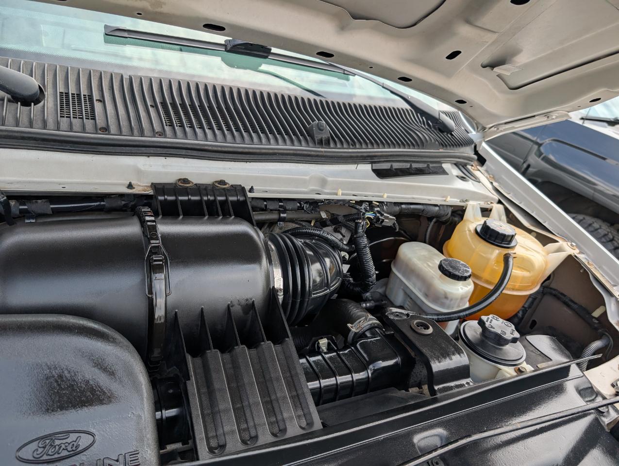 Ford Econoline Wagon E-350 XLT Super Duty 2013