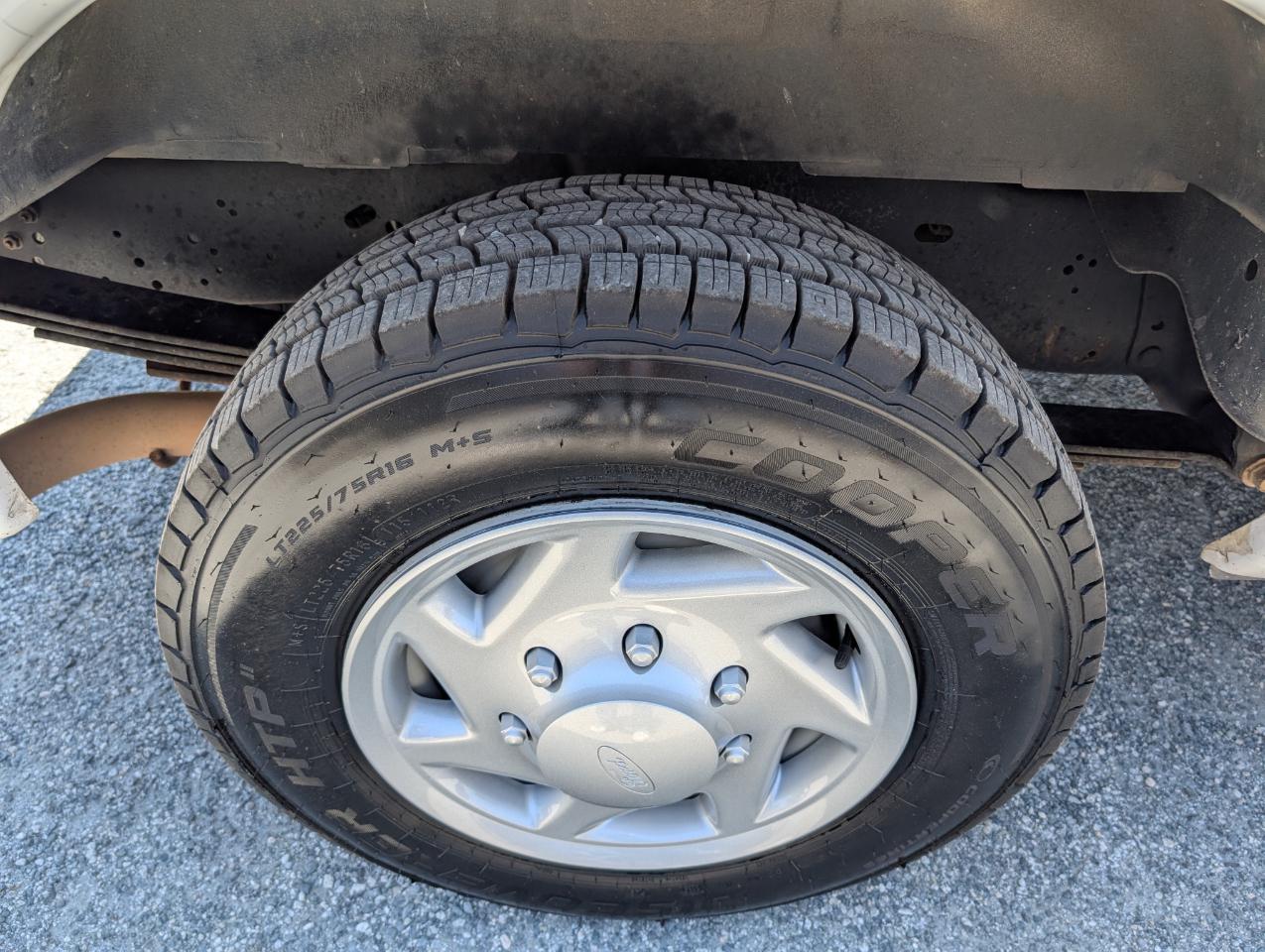 View vehicle photo 6