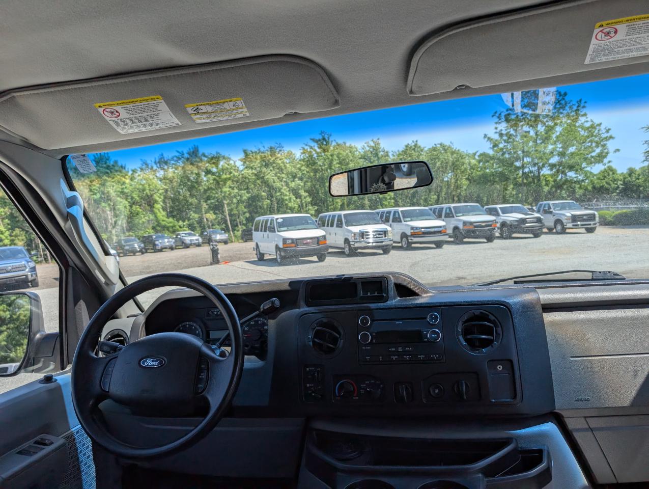 Ford Econoline Wagon E-350 XLT Super Duty 2013