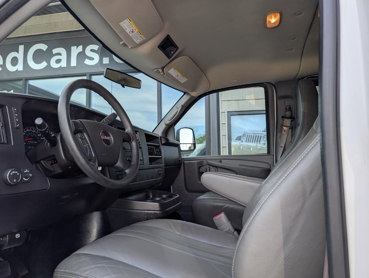GMC Savana Passenger  2013
