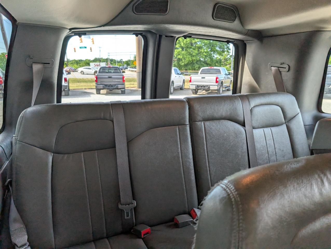 GMC Savana Passenger  2013