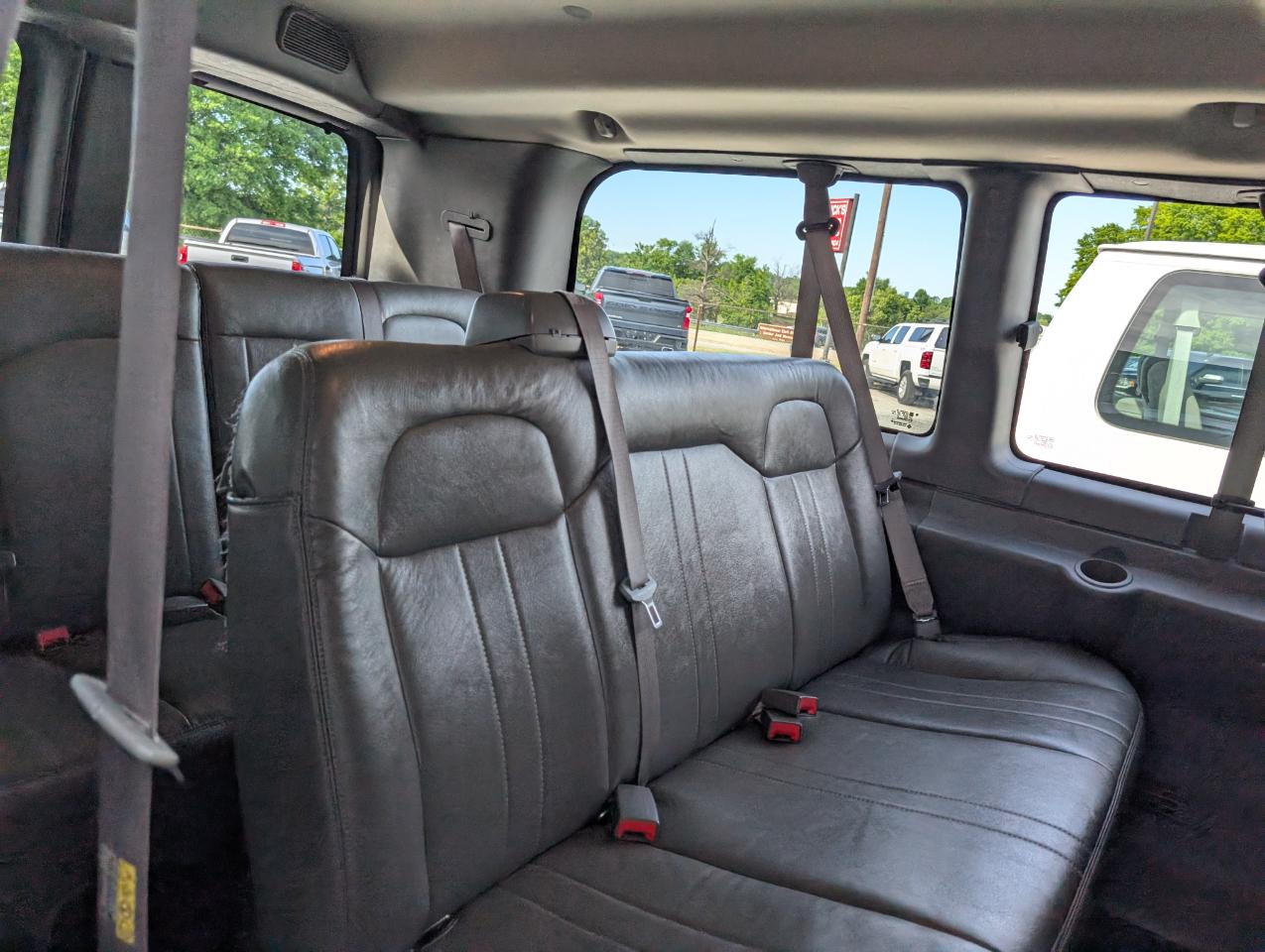 GMC Savana Passenger  2013