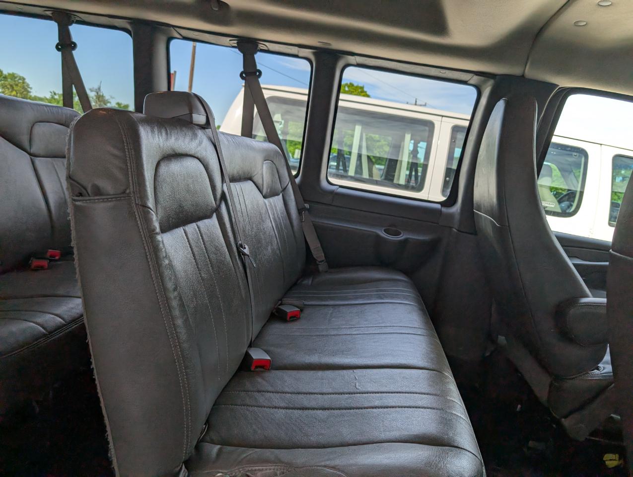 GMC Savana Passenger  2013