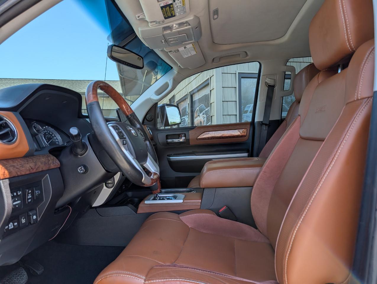 Toyota Tundra  2015