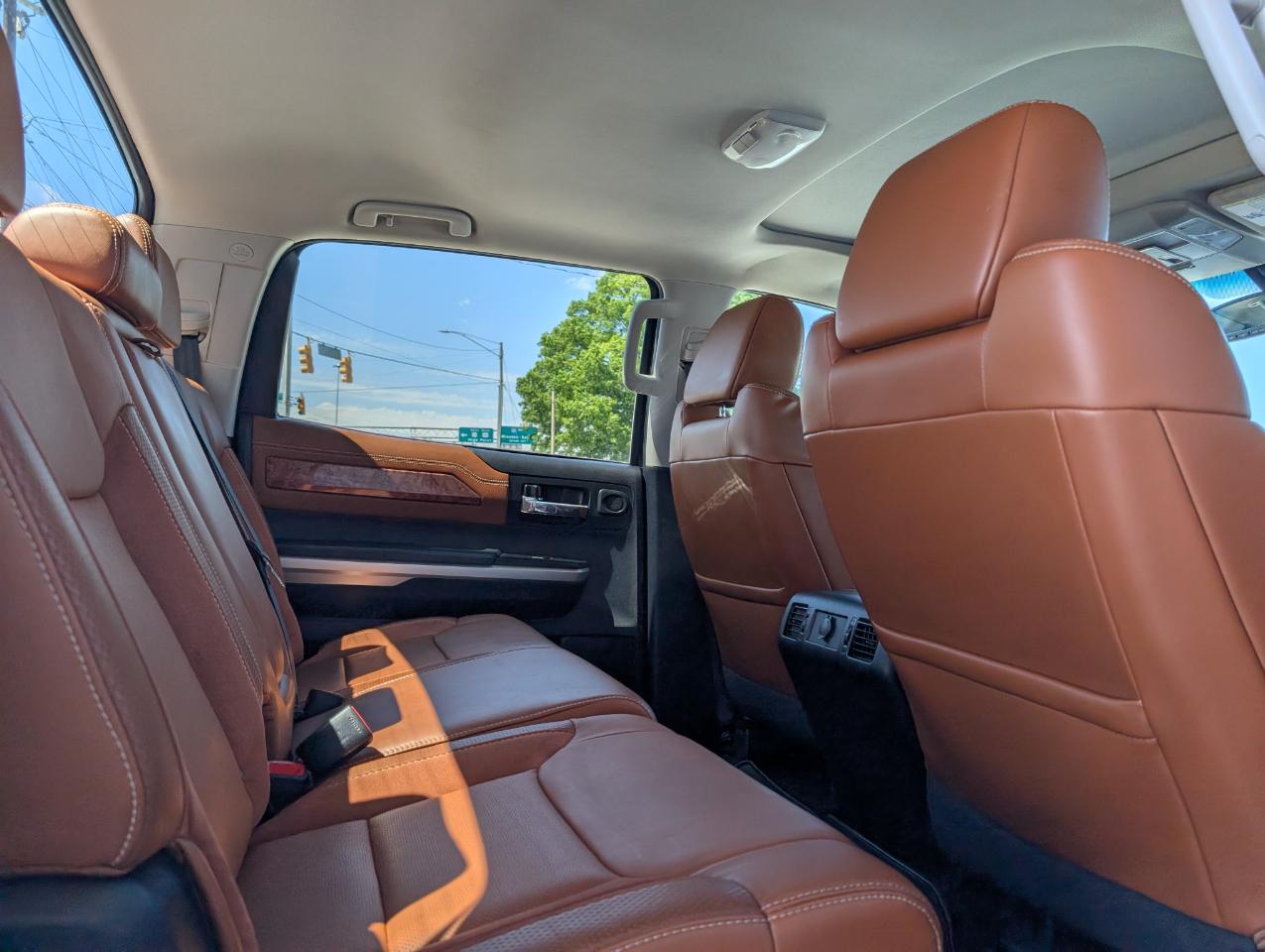 Toyota Tundra  2015