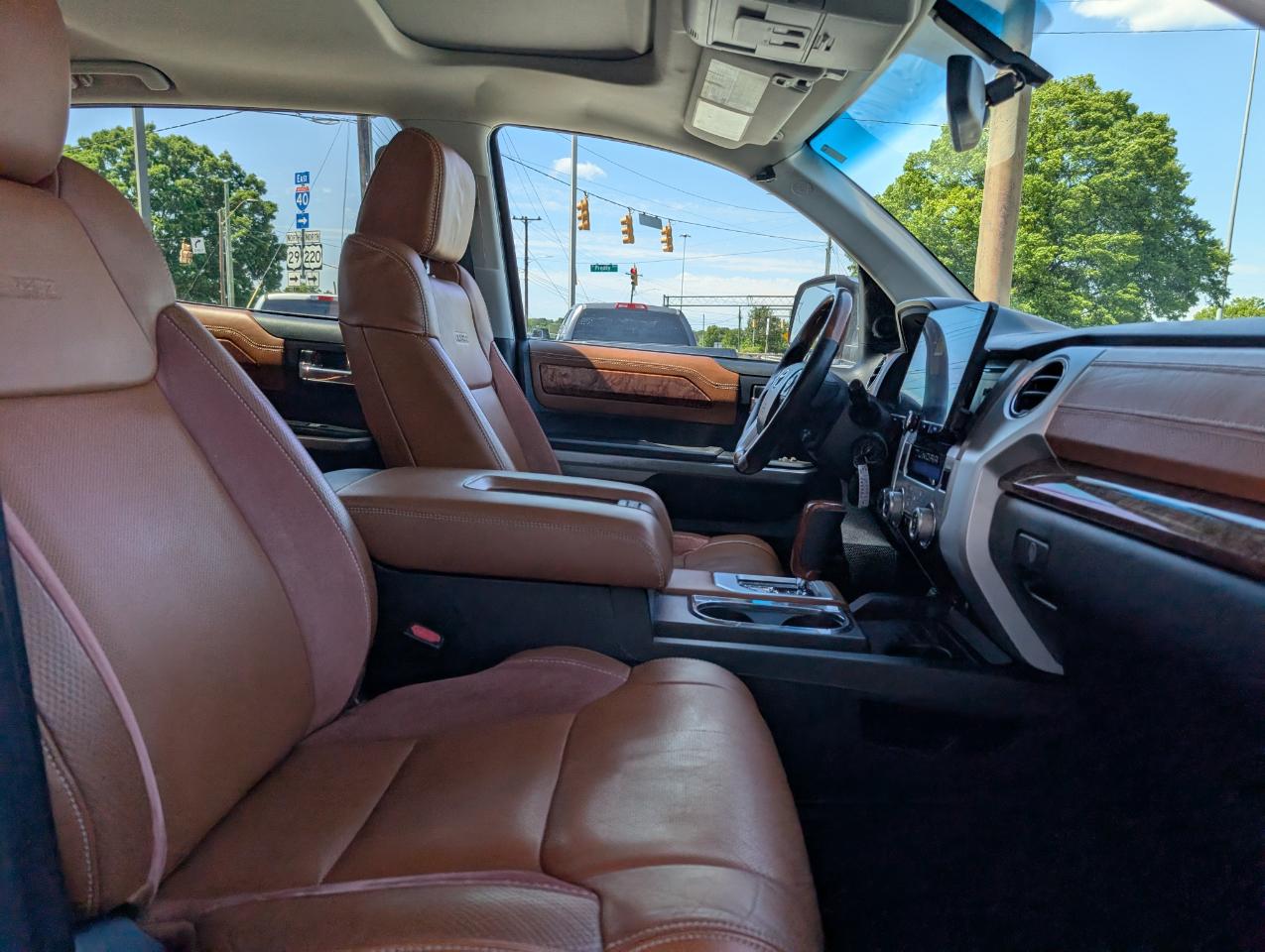 Toyota Tundra  2015