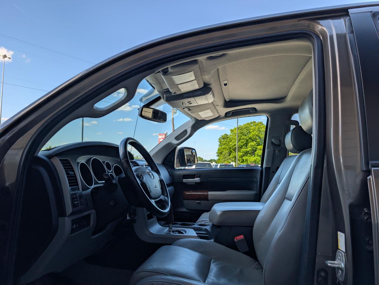 Toyota Tundra Limited CrewMax 4WD 2011