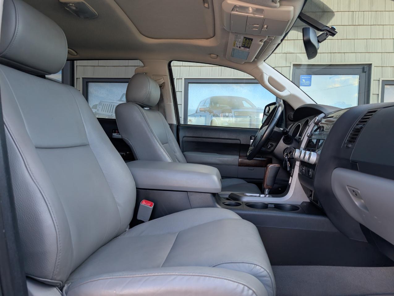 Toyota Tundra Limited CrewMax 4WD 2011