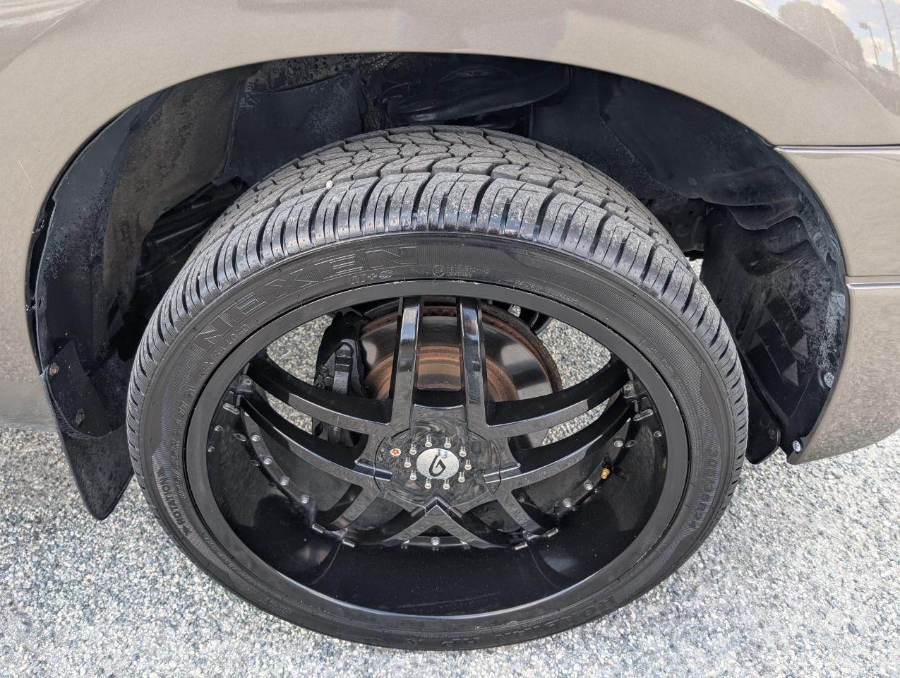 Toyota Tundra Limited CrewMax 4WD 2011