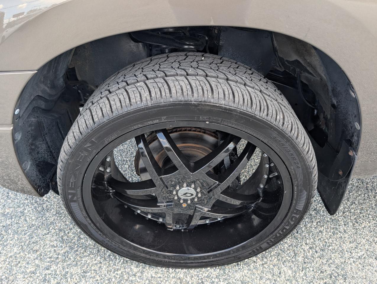 Toyota Tundra Limited CrewMax 4WD 2011