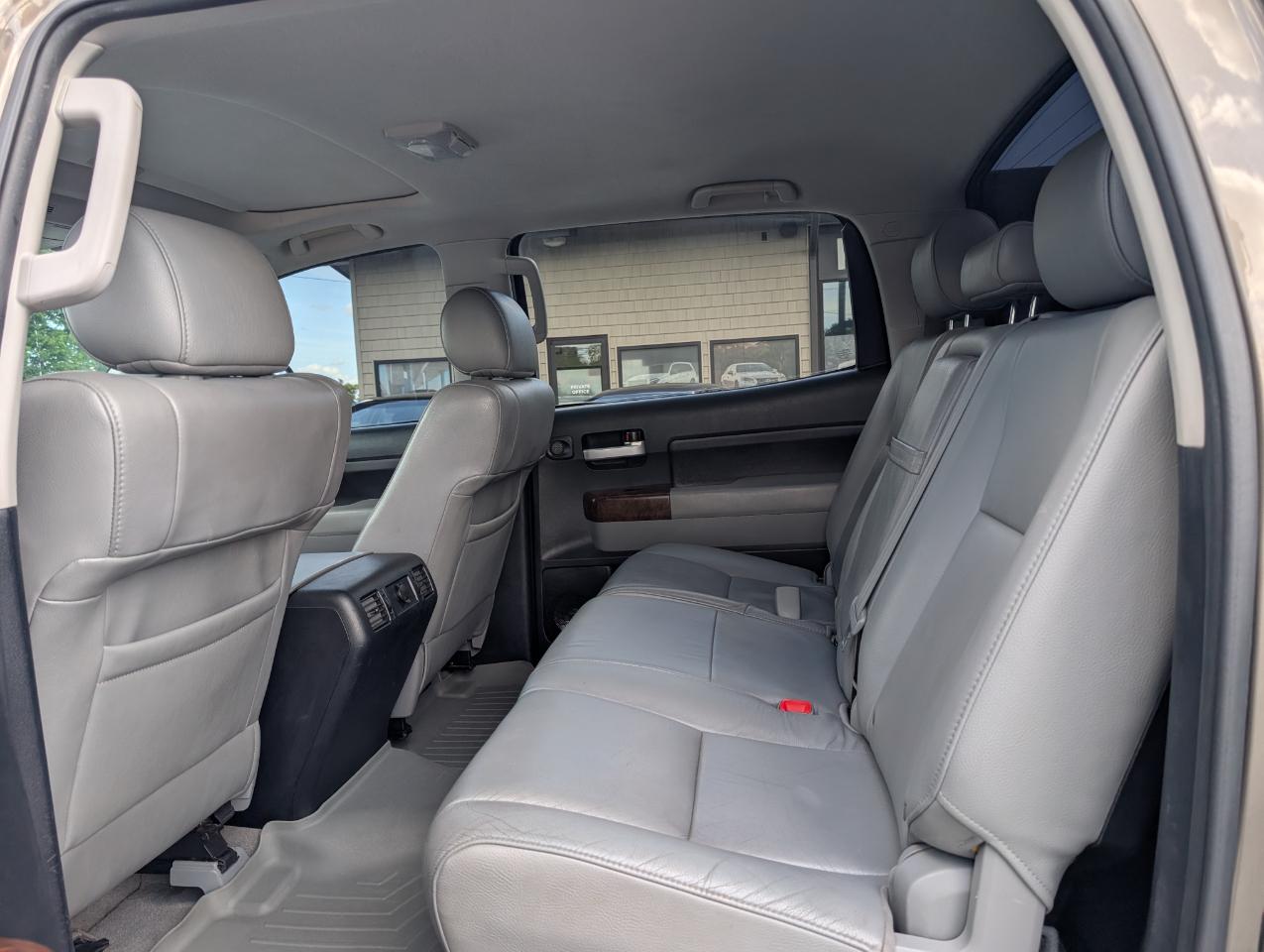 Toyota Tundra Limited CrewMax 4WD 2011