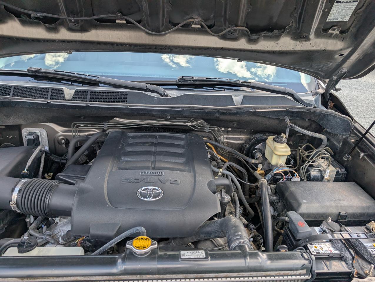 Toyota Tundra Limited CrewMax 4WD 2011