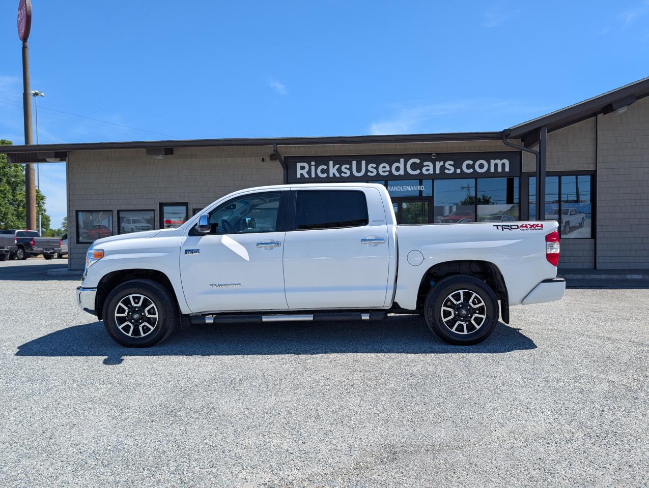 Toyota Tundra 4WD  2017