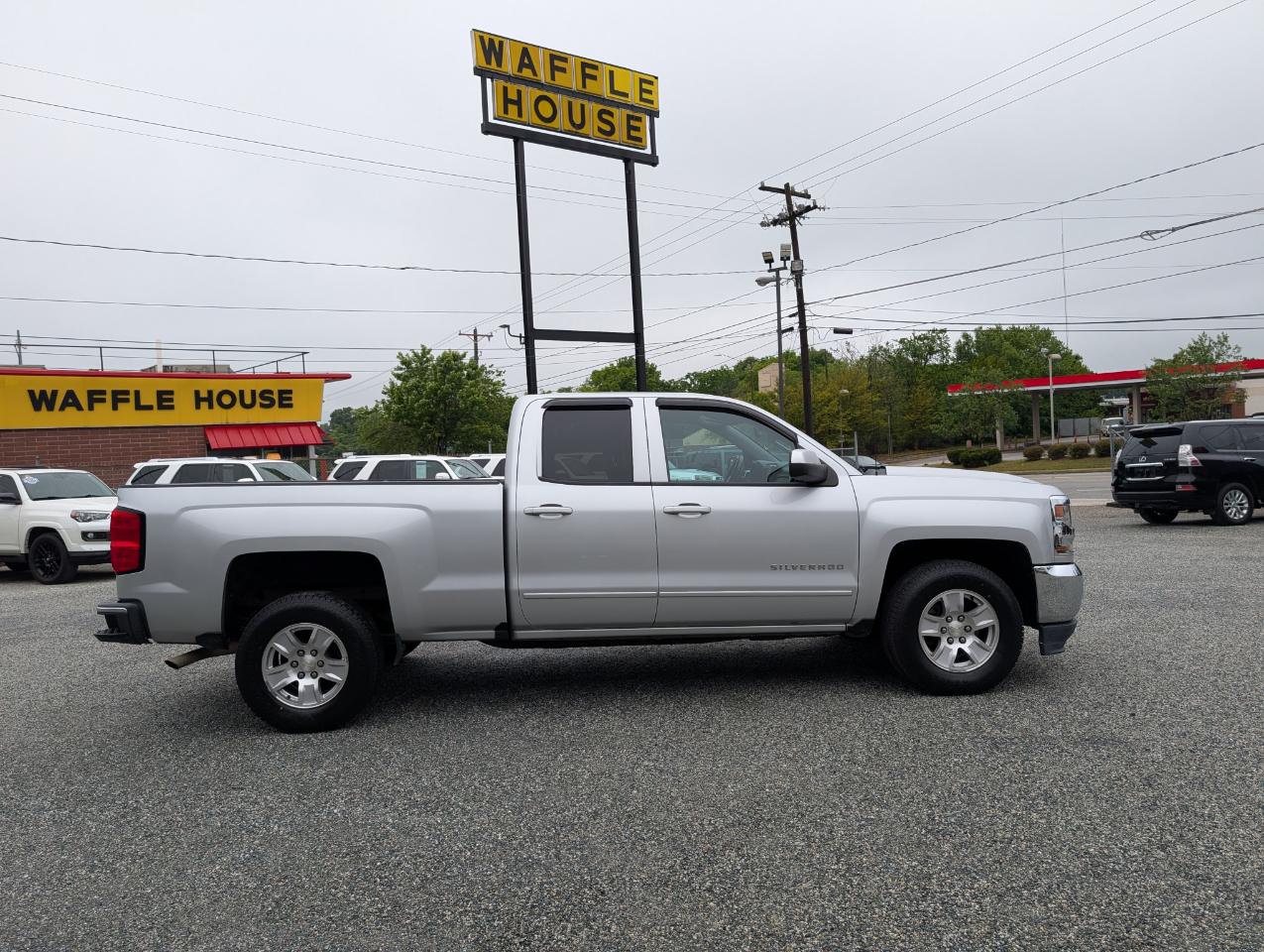 View vehicle photo 5