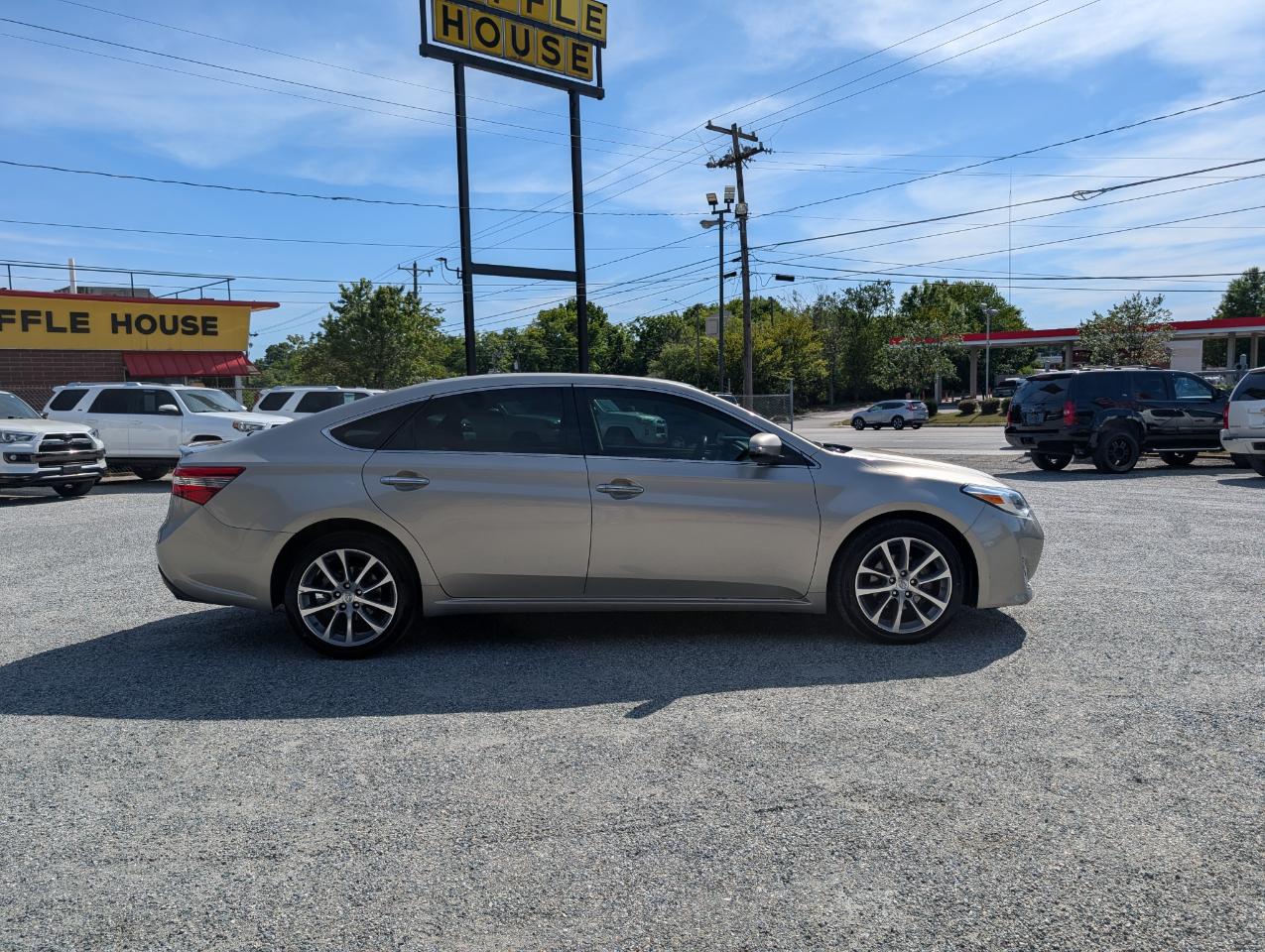 Toyota Avalon XLE 2015