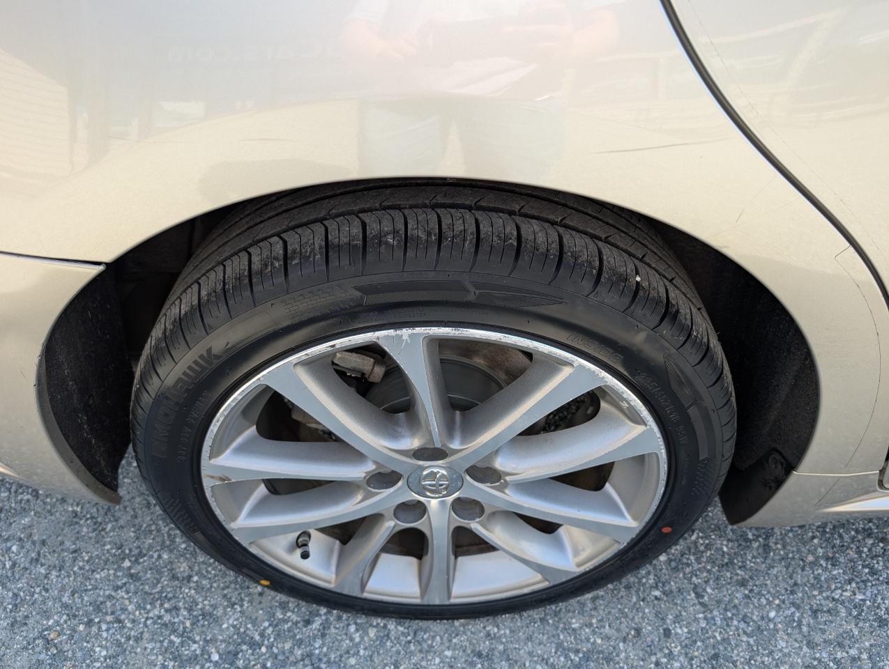 Toyota Avalon XLE 2015