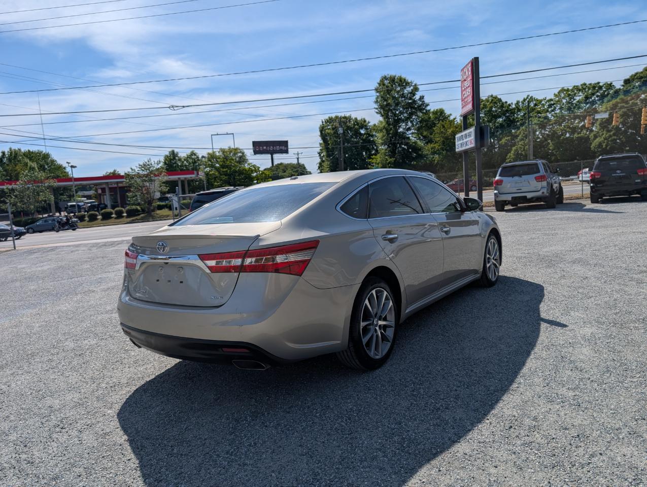 Toyota Avalon XLE 2015
