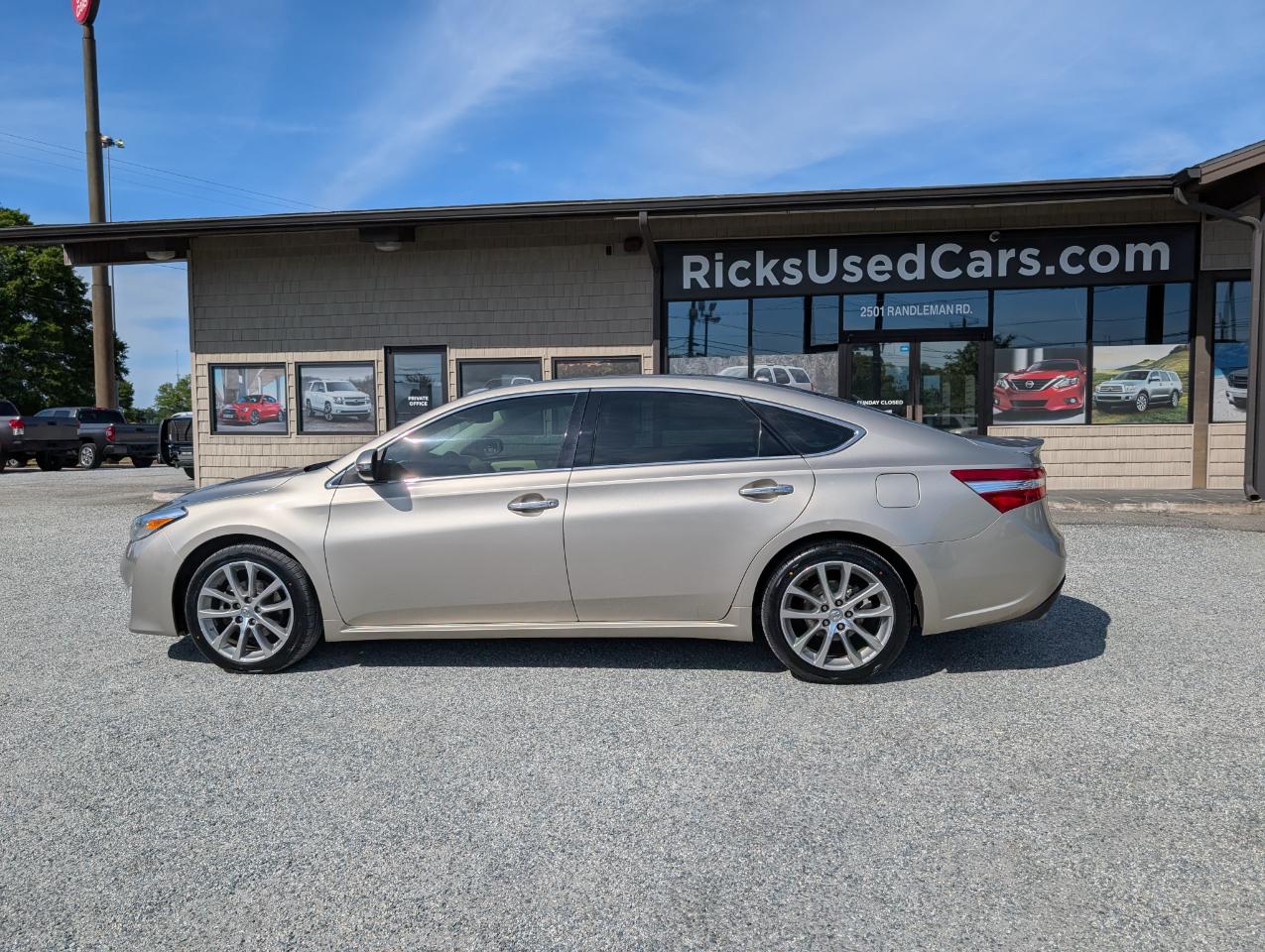 Toyota Avalon XLE 2015