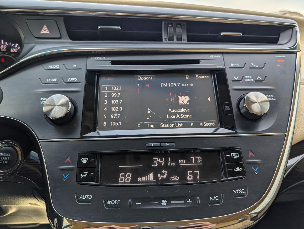 Toyota Avalon XLE 2015