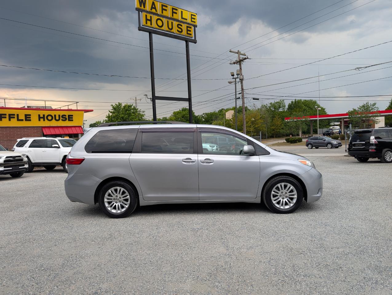Toyota Sienna  2015