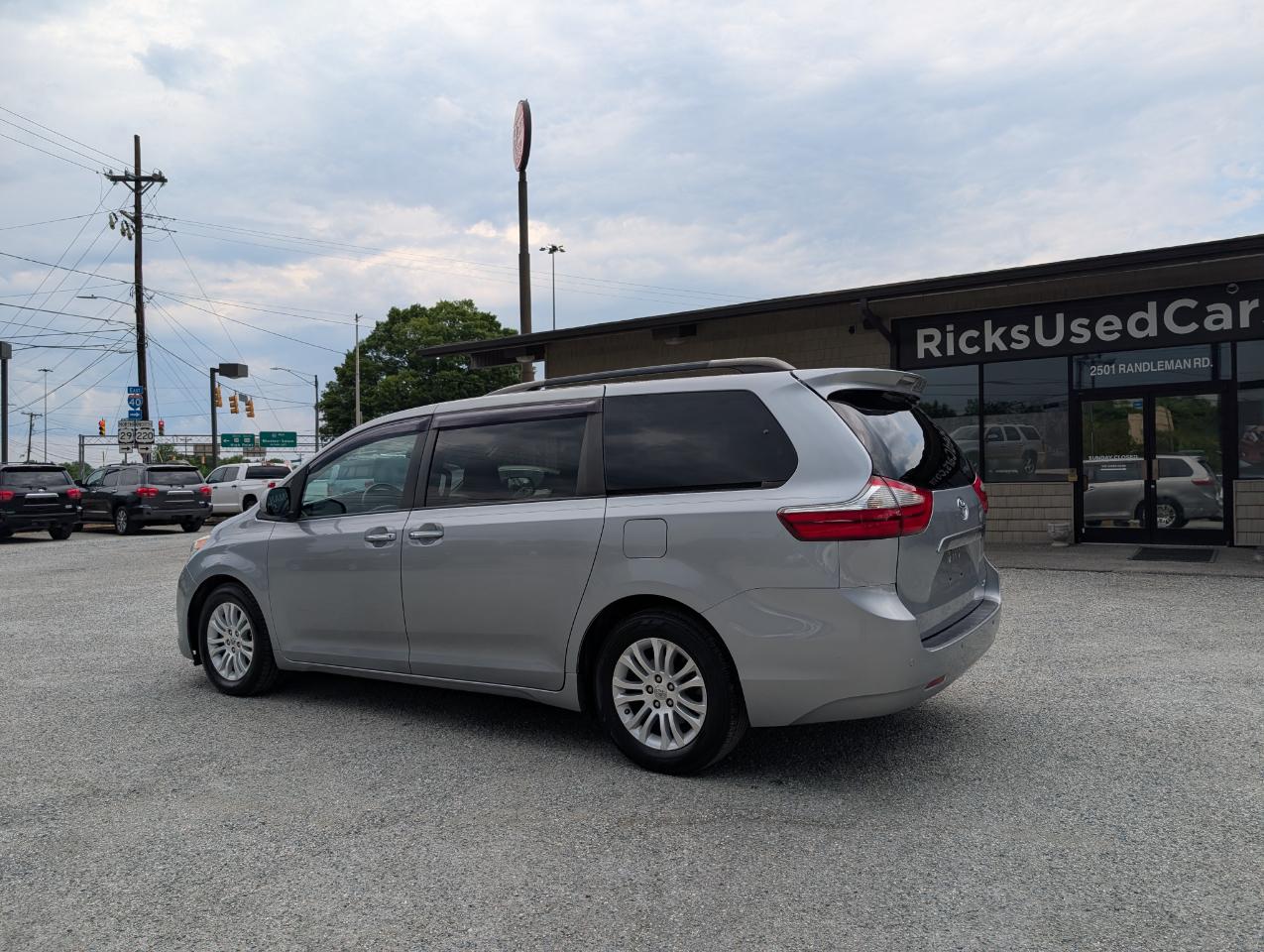 Toyota Sienna  2015