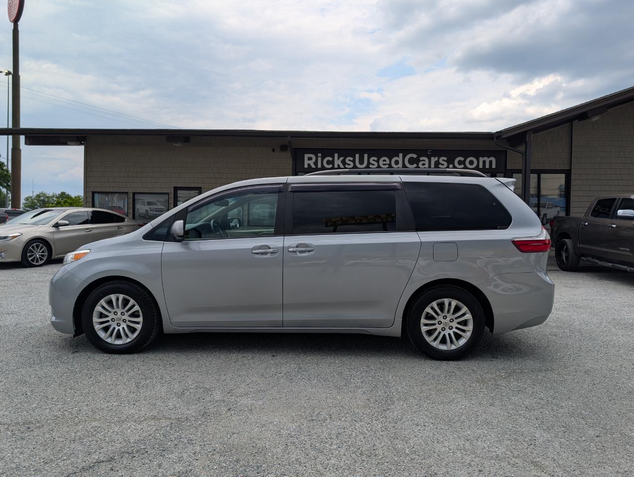Toyota Sienna  2015