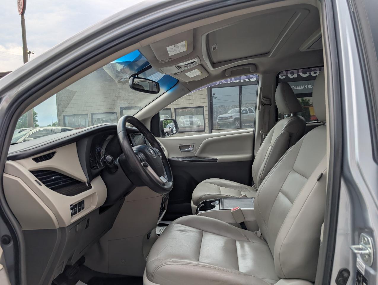 Toyota Sienna  2015